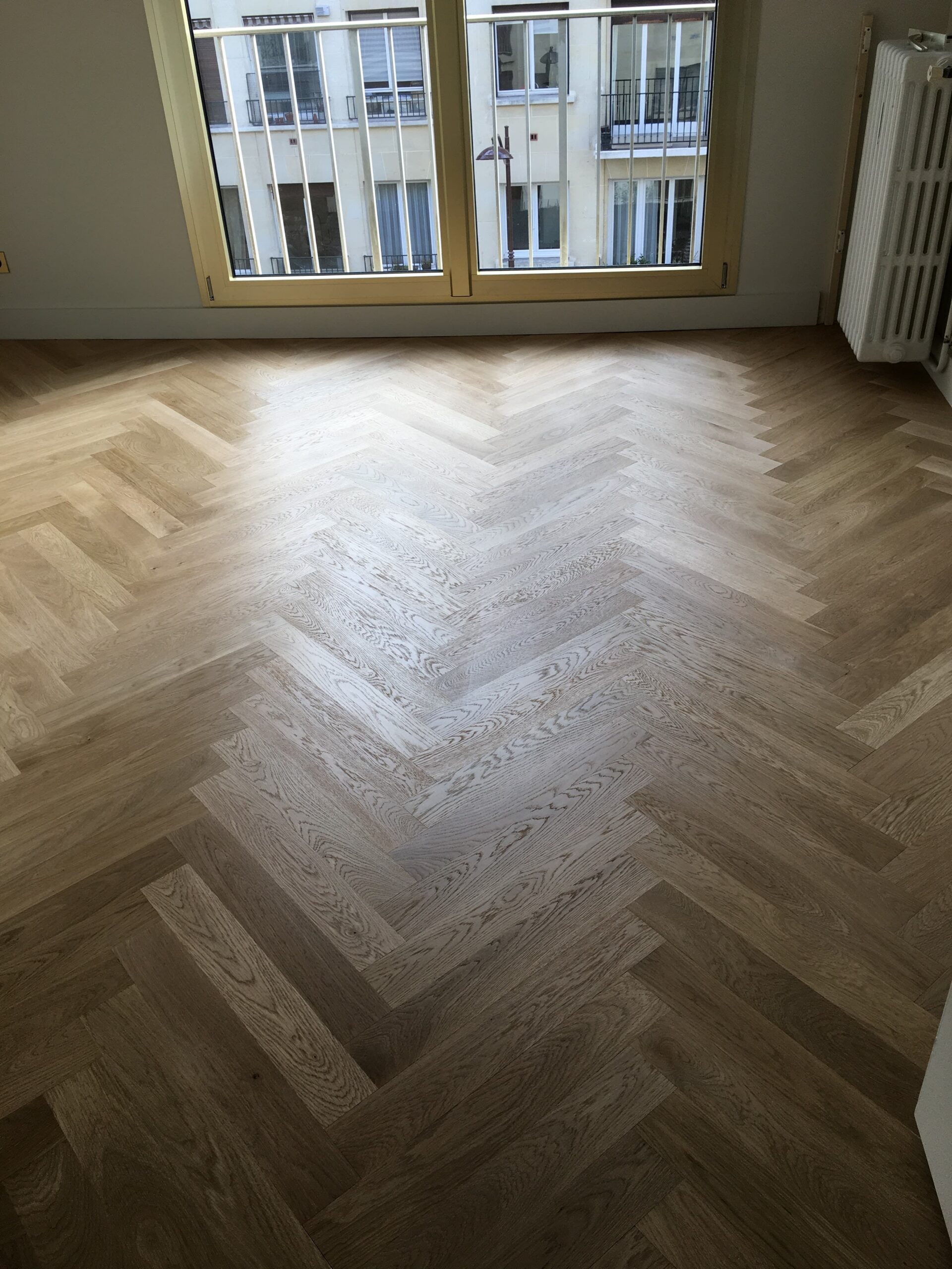 Parquet en bâton rompu posé par PML Menuiserie